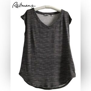 🩵Reitmans Black and White Striped Tank Top